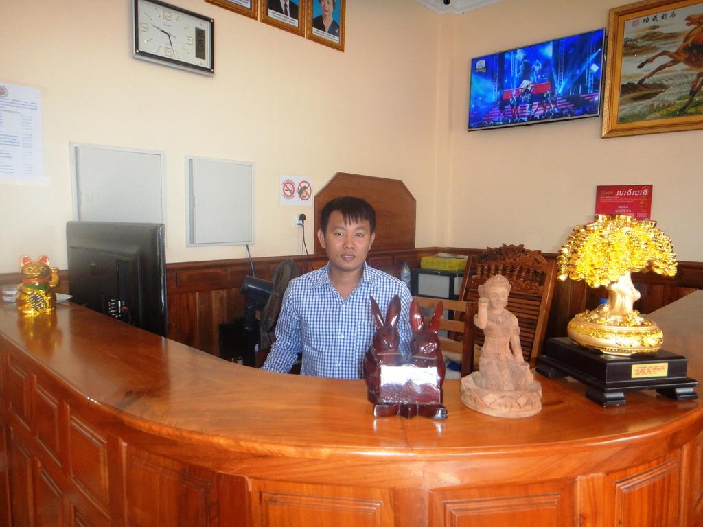 Ly Mengly Guesthouse 贡布 外观 照片