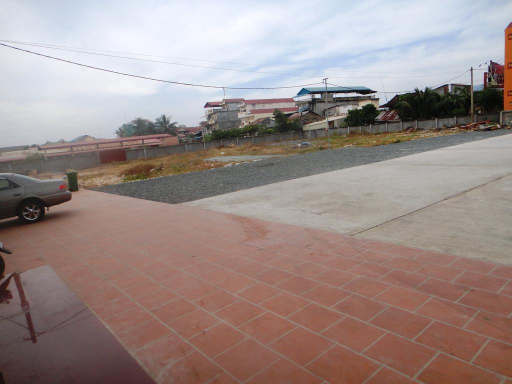 Ly Mengly Guesthouse 贡布 外观 照片