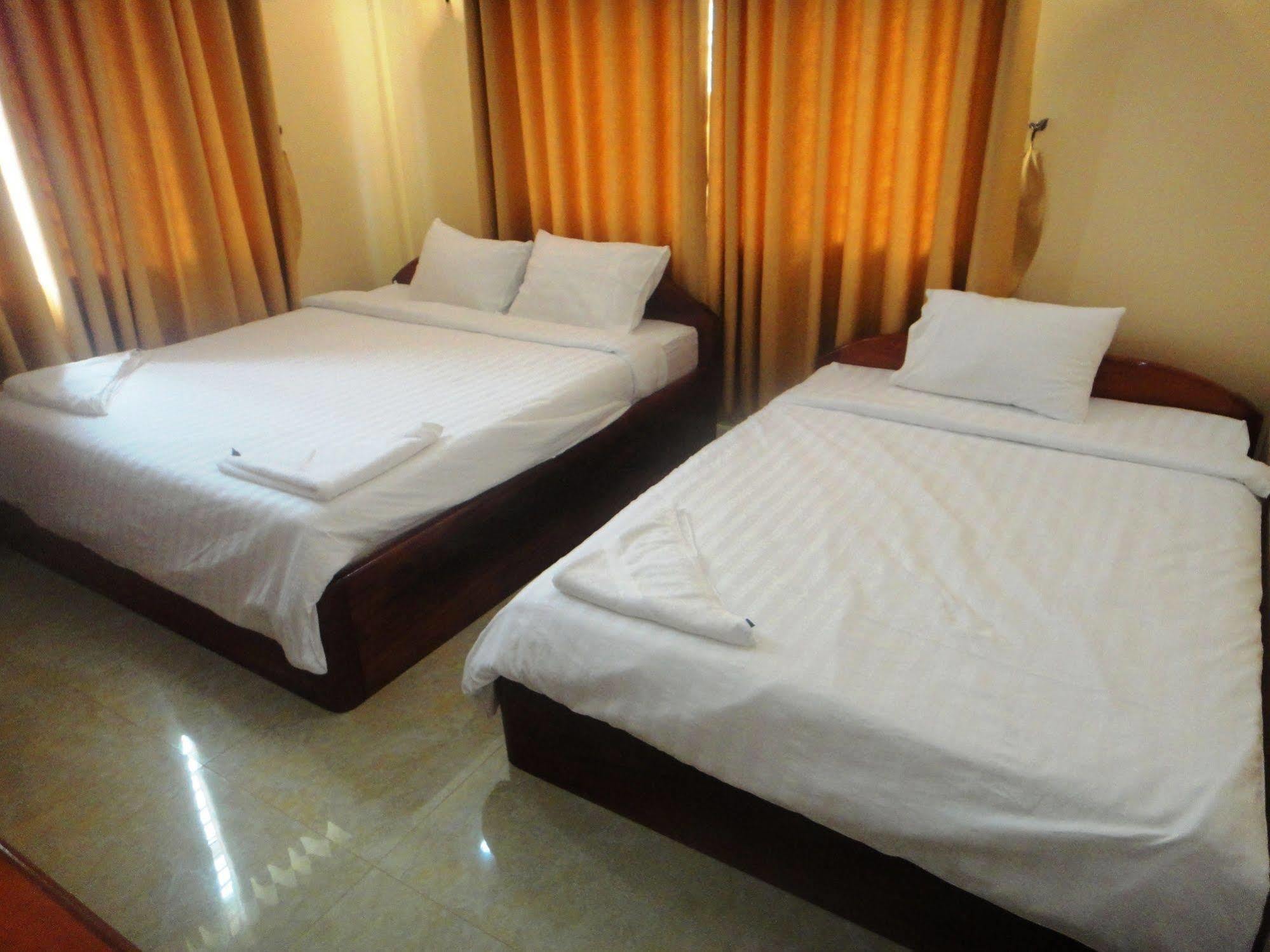 Ly Mengly Guesthouse 贡布 外观 照片