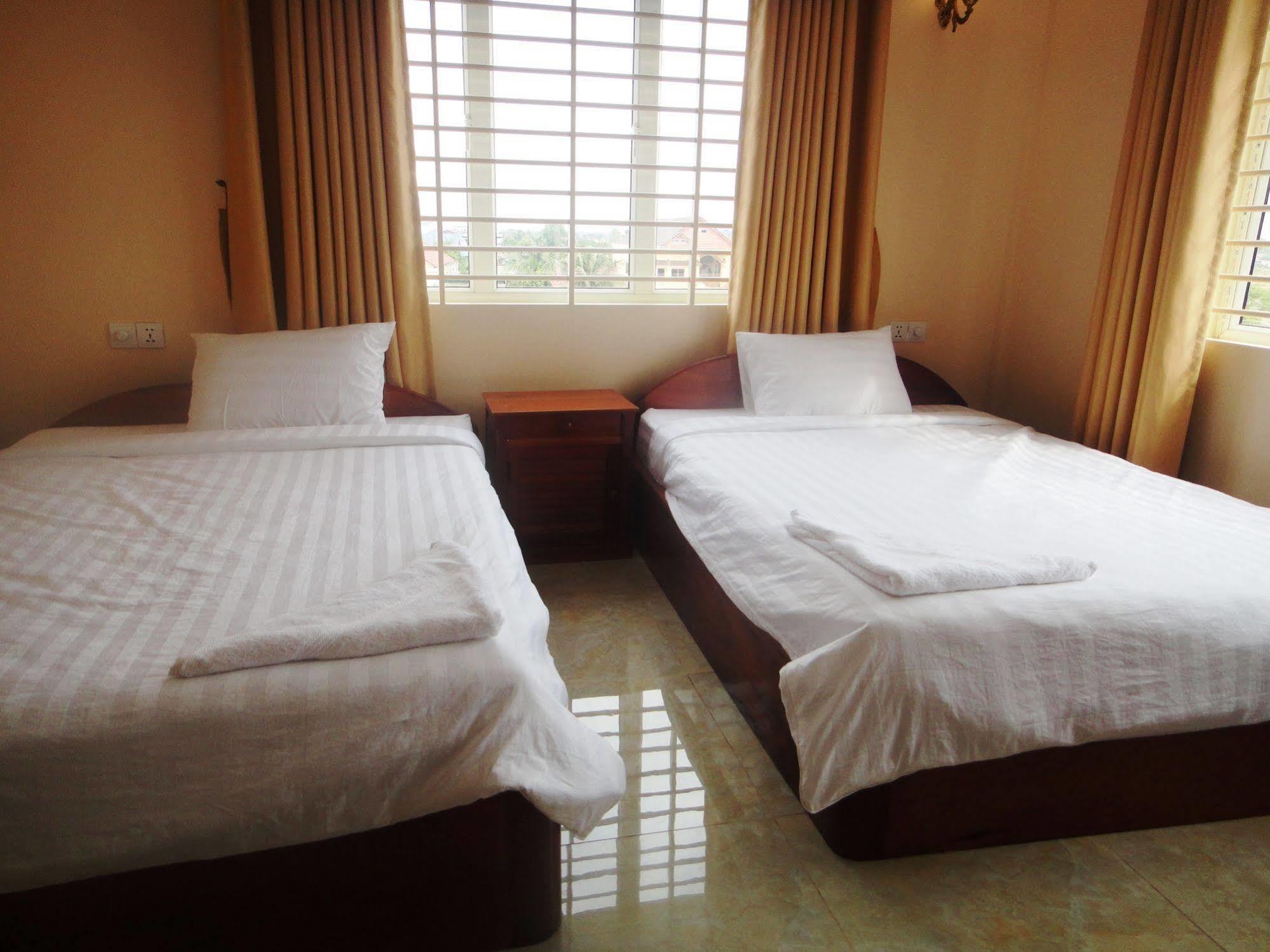 Ly Mengly Guesthouse 贡布 外观 照片