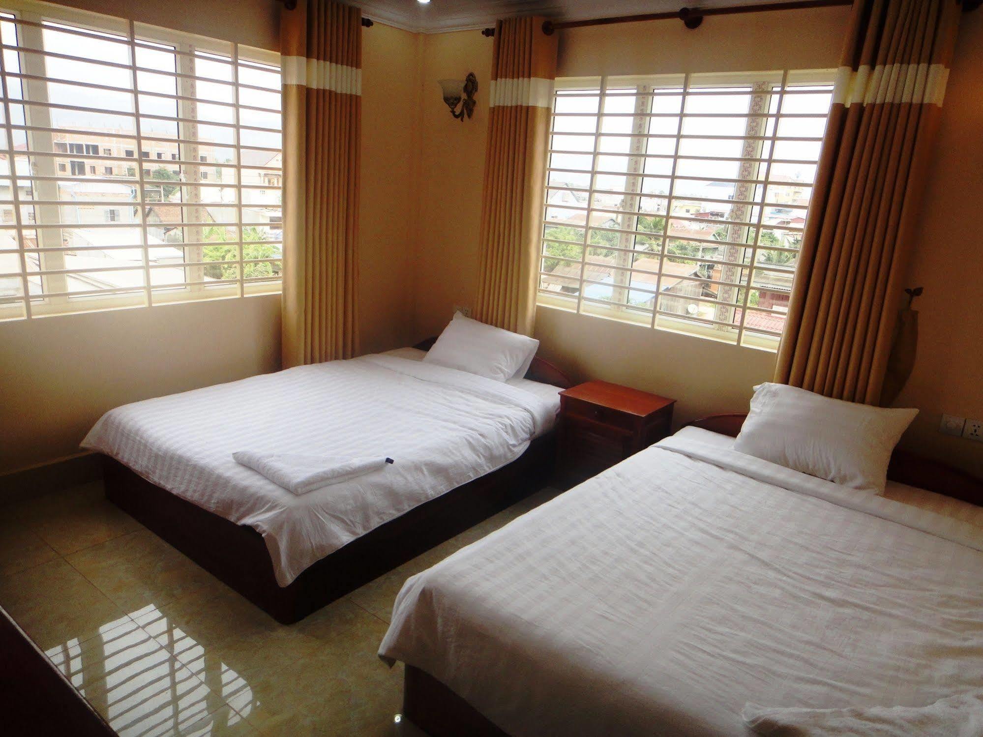Ly Mengly Guesthouse 贡布 外观 照片